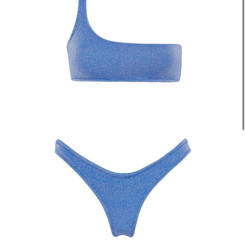 ISO for any triangl bathing suites!!